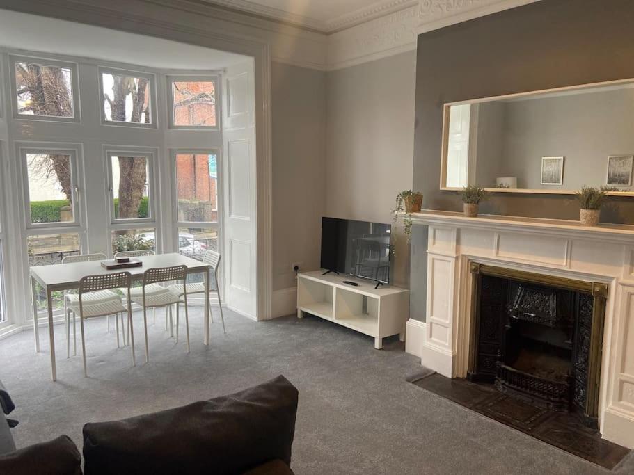 Central Southsea Boutique 2 Bedroom Flat 포츠머스 외부 사진