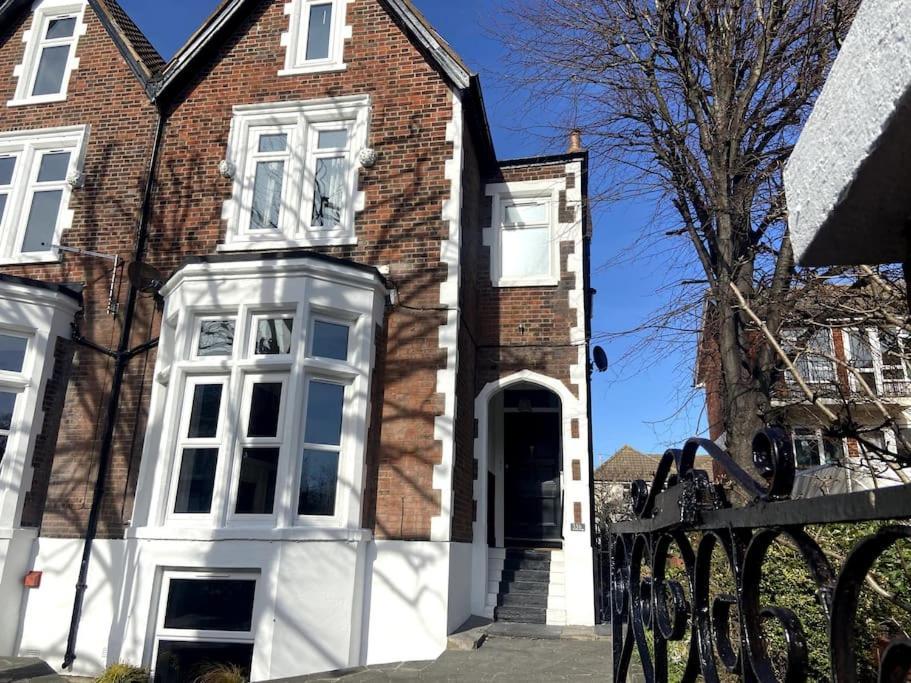 Central Southsea Boutique 2 Bedroom Flat 포츠머스 외부 사진